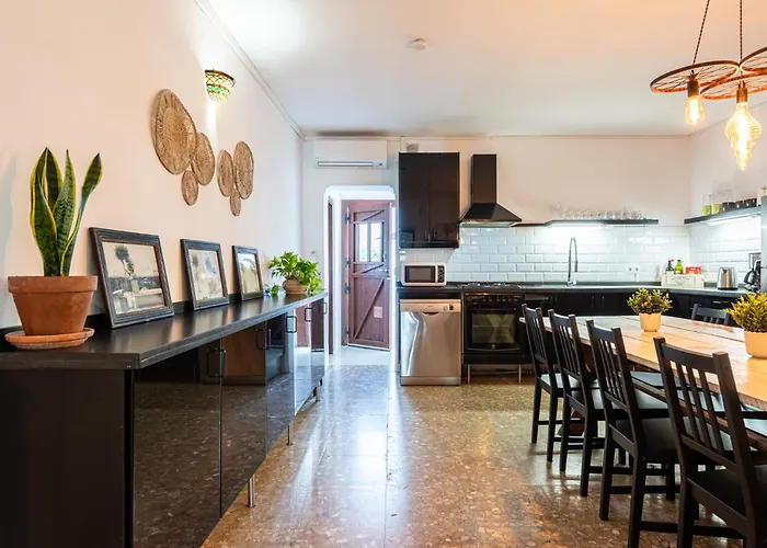 Casa vacanze Traditional Spanish In Heart Of - Zest Real Estate Estepona