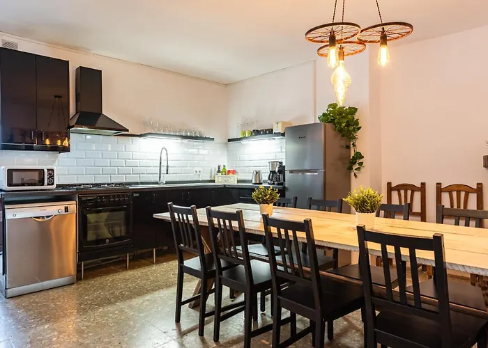 Casa vacanze Traditional Spanish In Heart Of - Zest Real Estate *