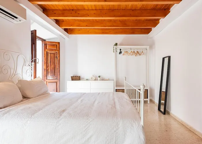 Casa vacanze Traditional Spanish In Heart Of - Zest Real Estate