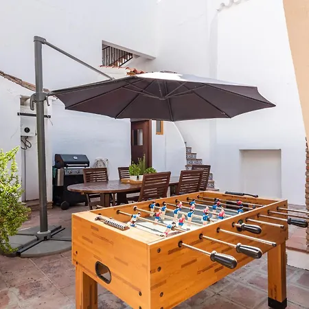 Traditional In Heart Of Old Town - Zest Lettings