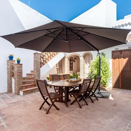 Traditional In Heart Of Old Town - Zest Lettings