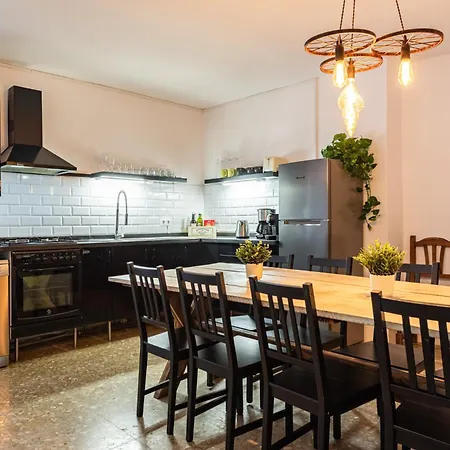 Holiday home Traditional In Heart Of Old Town - Zest Lettings *