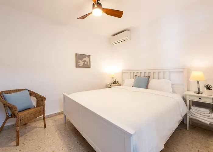 Дом отдыха Traditional Spanish In Heart Of - Zest Real Estate