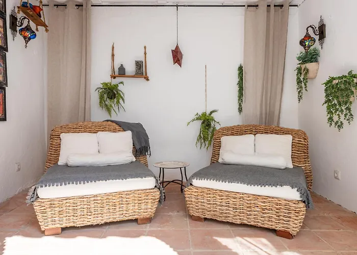 Traditional Spanish In Heart Of - Zest Real Estate Дом отдыха